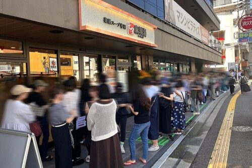 麻辣烫正在日本爆红：年轻女性排队打卡，日本人也开始疯狂开店